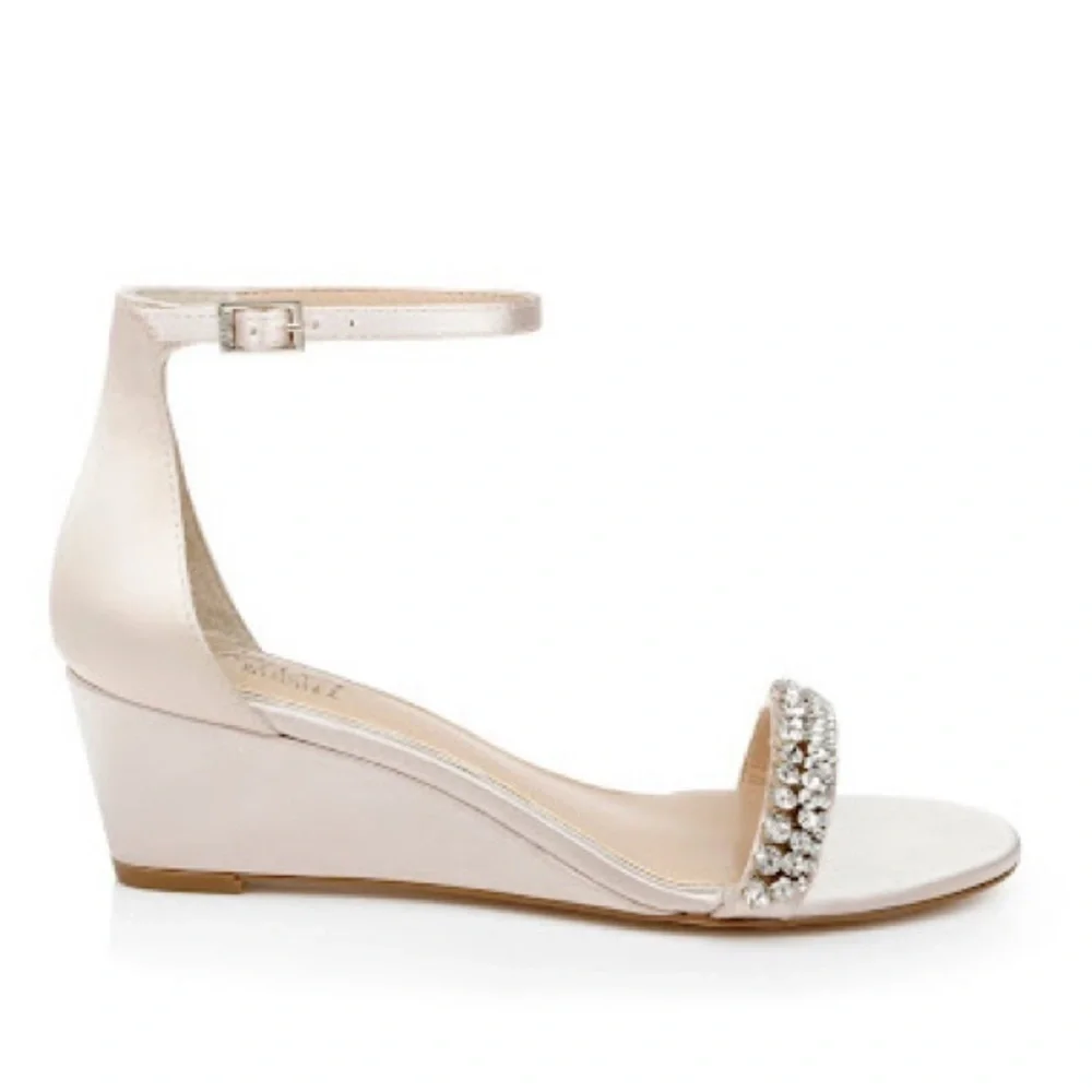 Badgley Mischka Lora Low Wedge Sandal - champagne satin - size 7